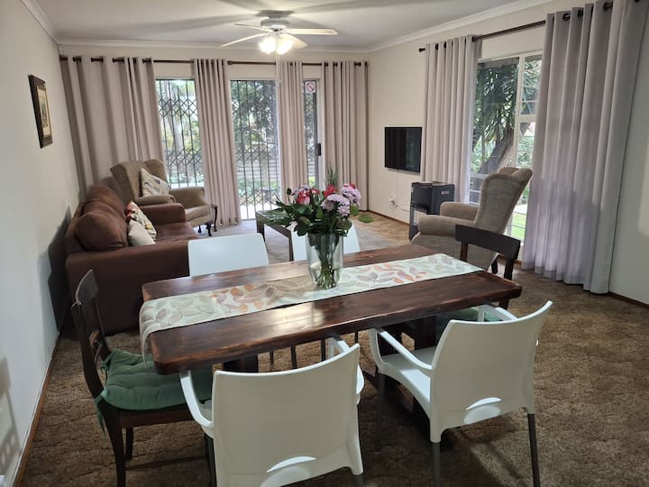 Honey Bee Cottage - Johannesburg
