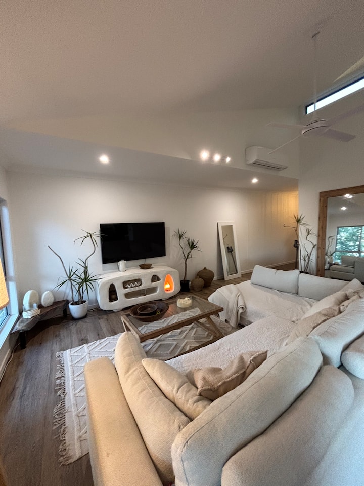 Heart Of Burleigh - Coolangatta