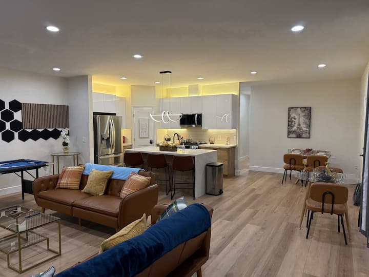 Lux 4bd Villa/10 Min Safari Park/sleeps 10/gatedpk - Escondido, CA
