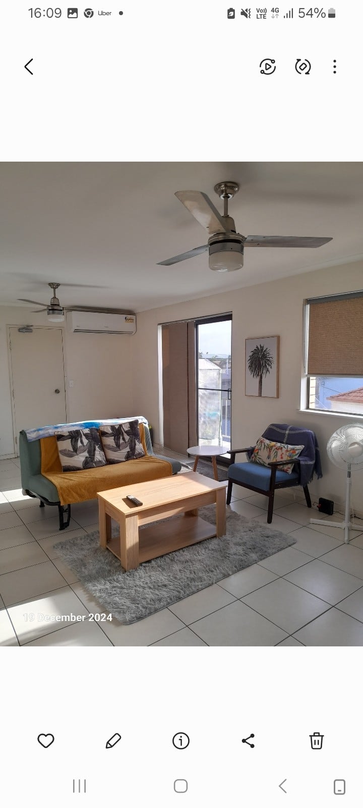Queen Bedroom For Female Guest - Gold Coast