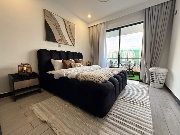 The bedroom is designed for rest and deep sleep, with a comfortable queen-size bed, a soft premium mattress, and plush pillows . Fresh, high-quality white linen , ensuring a relaxing and comfortable night’s sleep. Laundry basket to place dirty items.