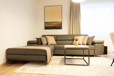 Leistungsstarkes Airbnb: Frant Living | 78m² Deluxe Apartment with balcony in Liebenau