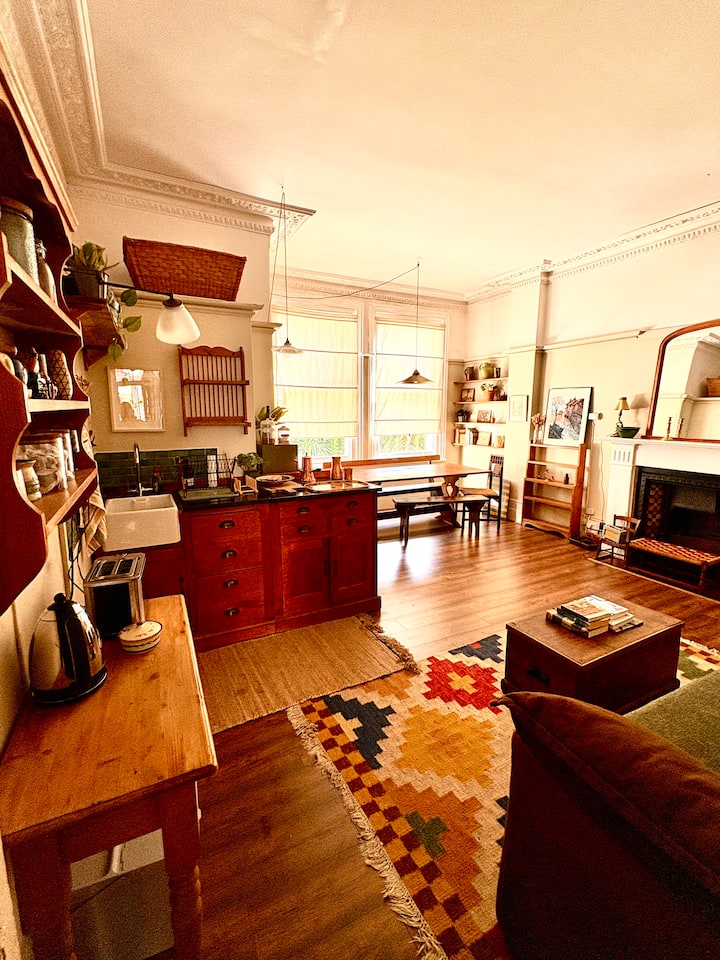 Large Homely Apartment In Kensington - Earl's Court