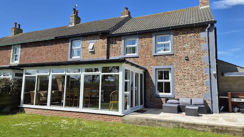 Spacious 5-Bed Home with Views, Garden & Playroom