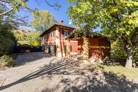 Peschiera Guest House with Pool Access