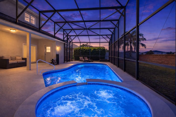 Make Memories In This 6 Bedroom With Private Pool! - Davenport