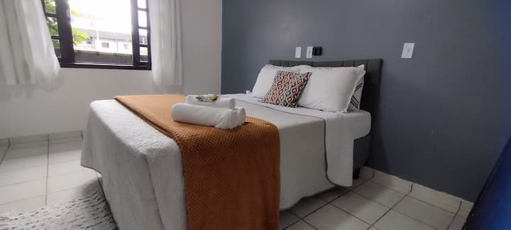 การนอนหลับของคุณเป็นเรื่องสำคัญ เรามีเครื่องนอนที่คัดสรรมาให้เหมาะกับแต่ละฤดูกาล เพื่อให้คุณได้รับความอบอุ่นหรือความเย็นที่เหมาะสม ที่นี่ ความสะดวกสบายของคุณสำคัญที่สุด จึงไม่หนาวหรือร้อน