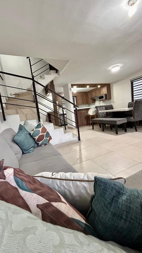 Casa Valle de Cumbres 4 bedrooms. We invoice!