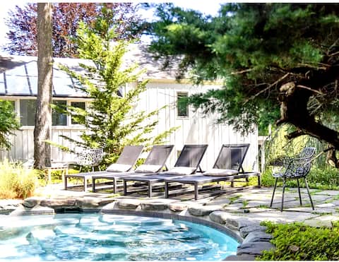 Sag Harbor Waterside Oasis w lush gardens and pool