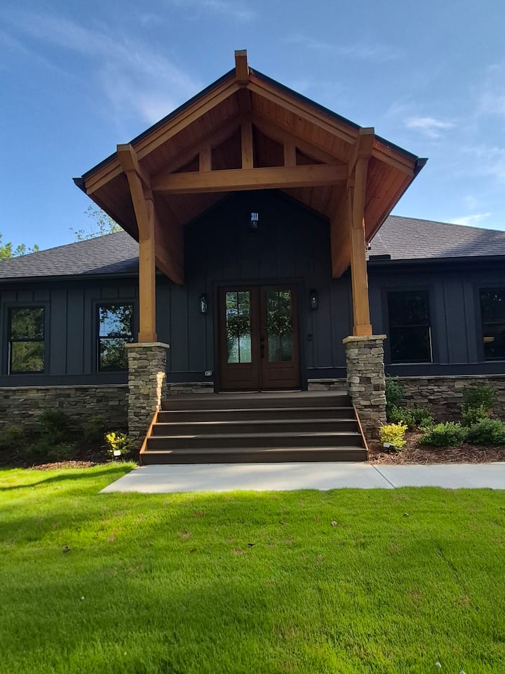 Greystone Mountainview 
Guest Suite 1 - Helen, GA