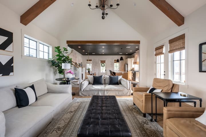 Morning Song | Steps To Pool, Beach & Popup Market - United States