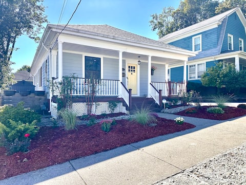 Whole House with Yard in Historic Oak Hill