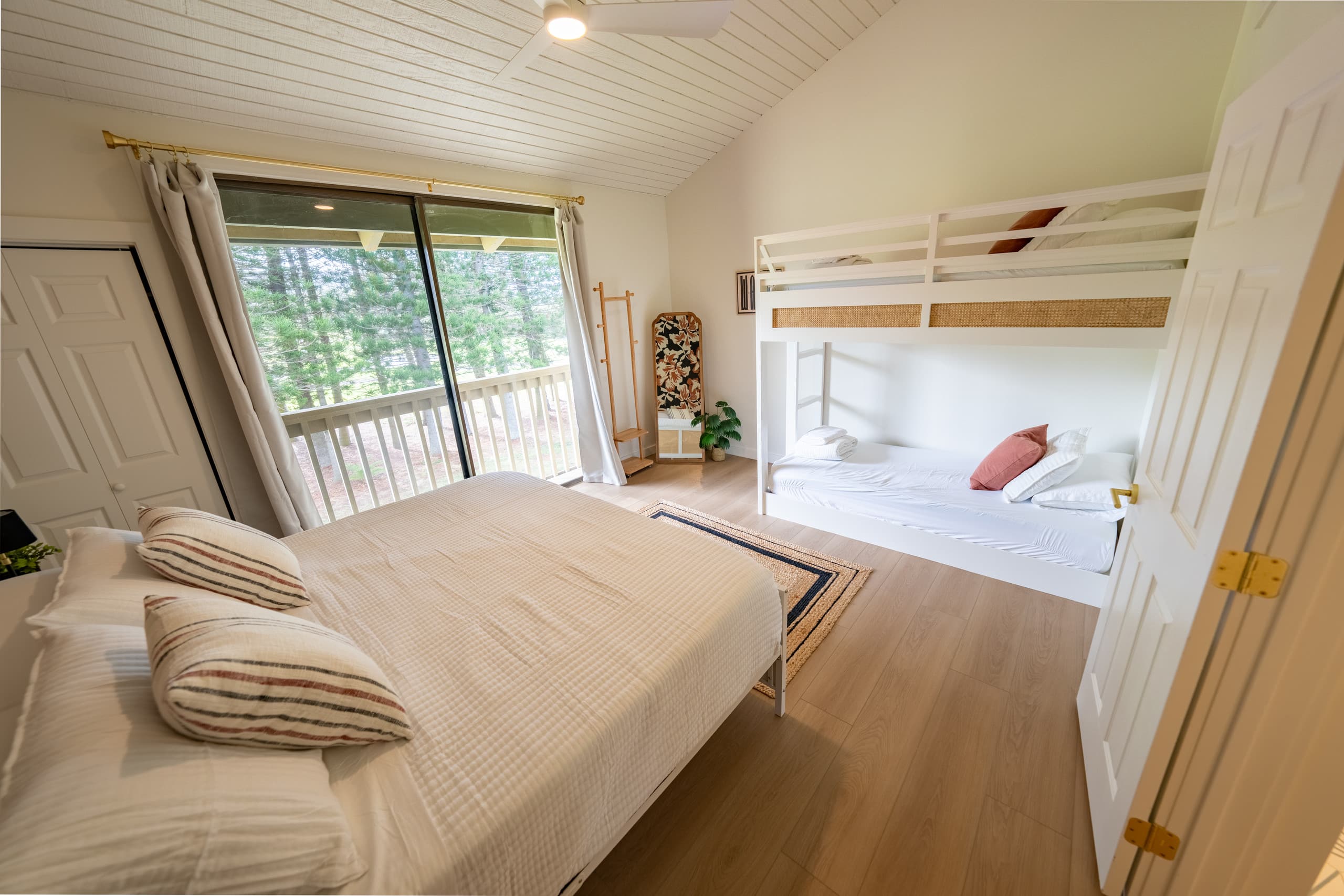 Home in Kahuku · ★5.0 · 4 bedrooms · 7 beds · 2 baths - Image 12