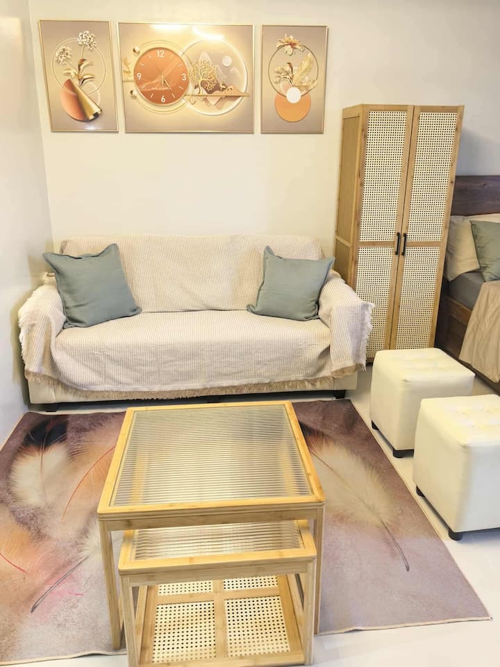 Cozy Studio W Balcony|smart Lock|pool|near Airport - Puerto Princesa