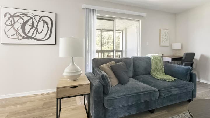 Landing | Stunning 2bd, Gym - Dunedin, FL