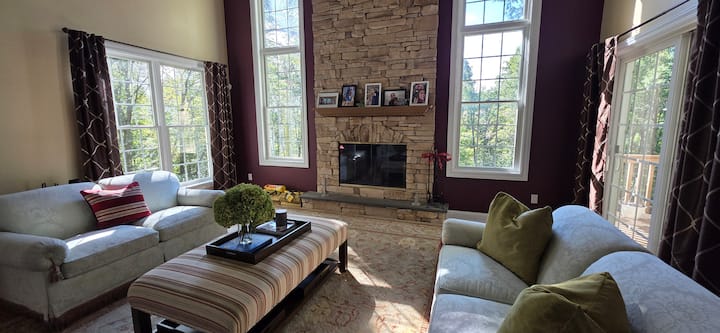 Luxury Retreat Hot Tub & 2.5 Acres – Near Nyc - Brewster, NY