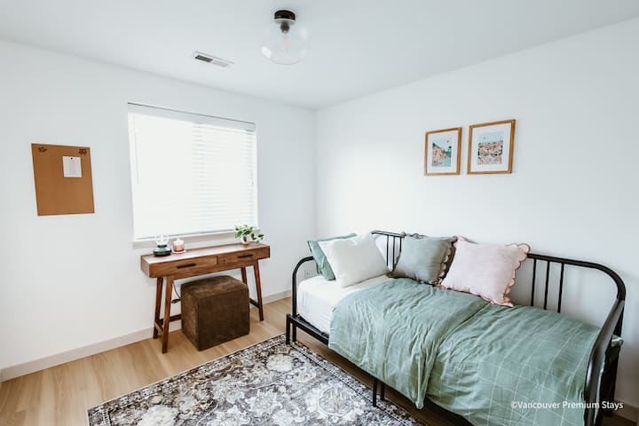 Dve samostatné postele alebo manželská posteľ sú k dispozícii na požiadanie 