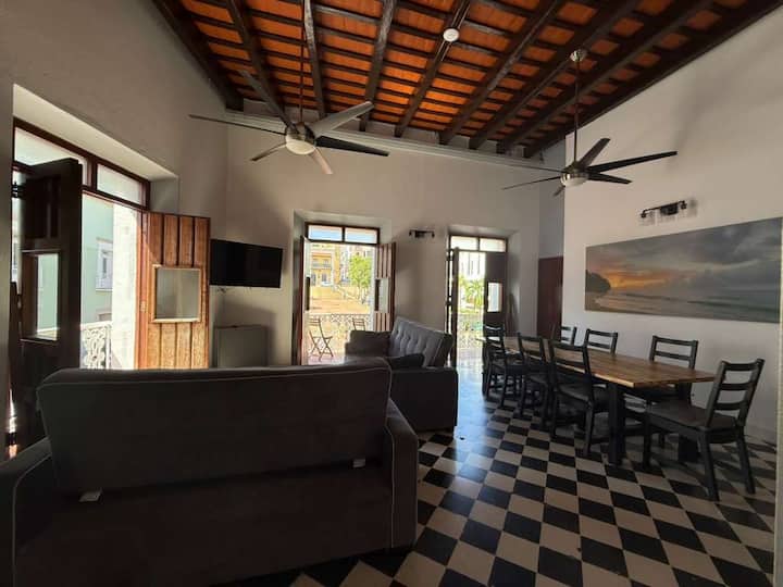 Spacious Apartment With Balcony 201 Tanca #2 - San Juan