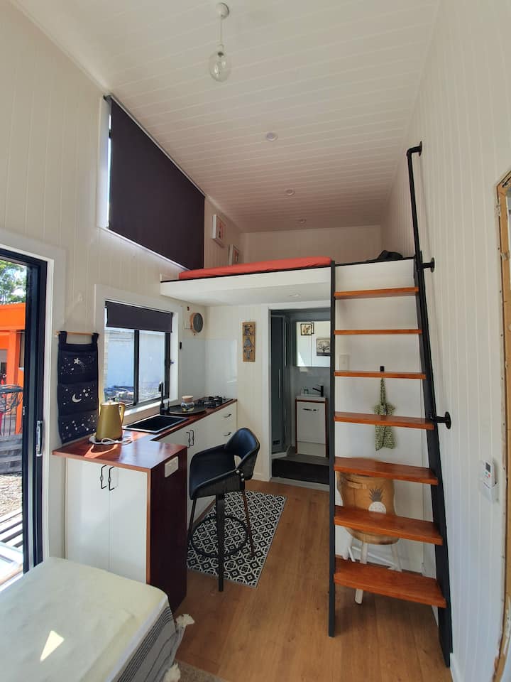 Central Coast Tiny Home W/ Outdoor Tub & Deck - Budgewoi