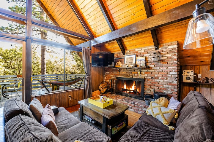 Whimsical A-frame With Views On Cul-de-sac - Pine Mountain Club, CA