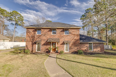 Cypress House:Huge Pool Home, 2m to I-20 King beds