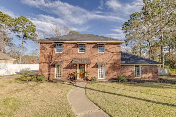 Cypress House:Huge Pool Home, 2m to I-20 King beds