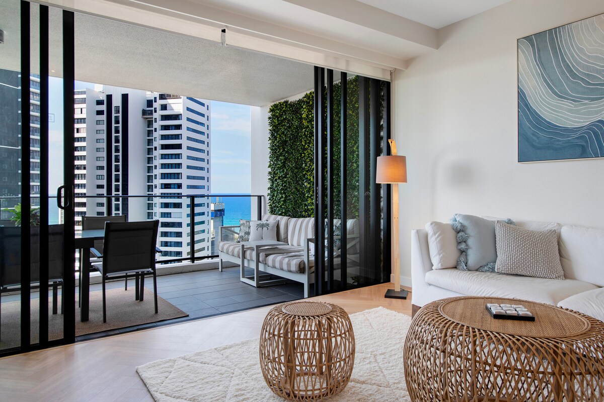 Broadbeach Luxury Apartment | Ocean & City Views - photo 3