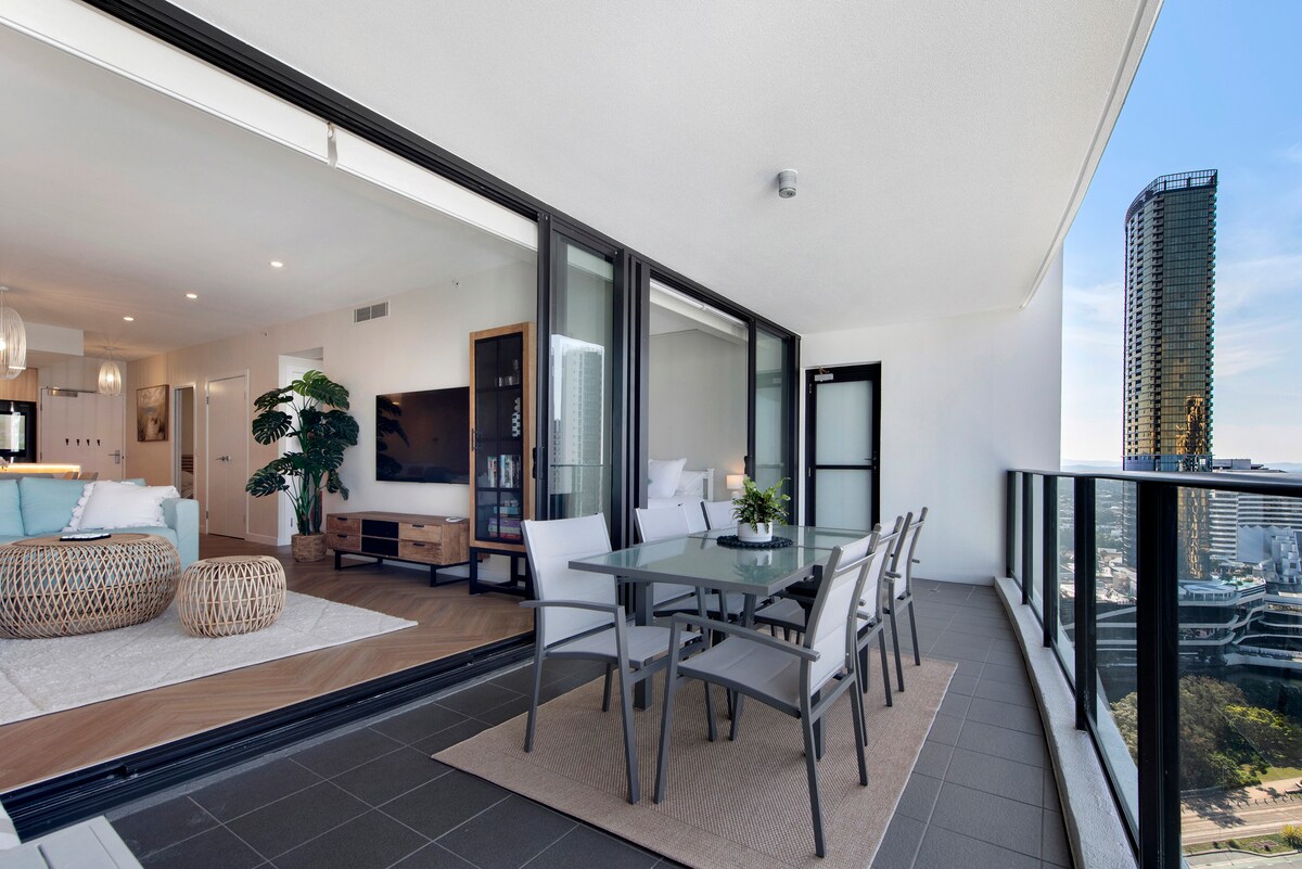 Broadbeach Luxury Apartment | Ocean & City Views - photo 4