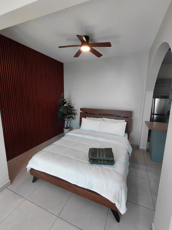 מיטת קווין סייז.