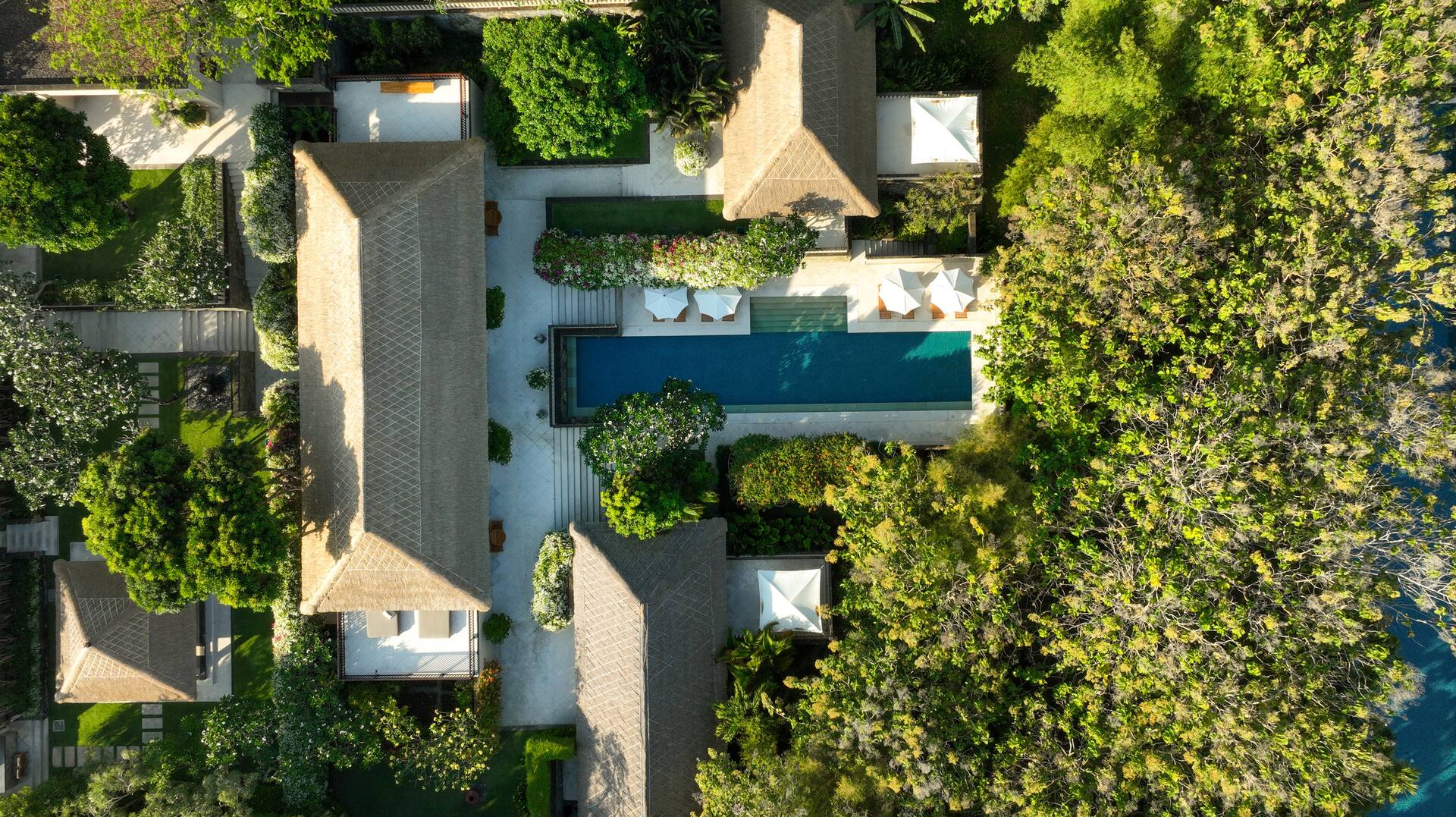 Beachfront Luxe Escape 4 Bedroom Private Villa in Bali 3