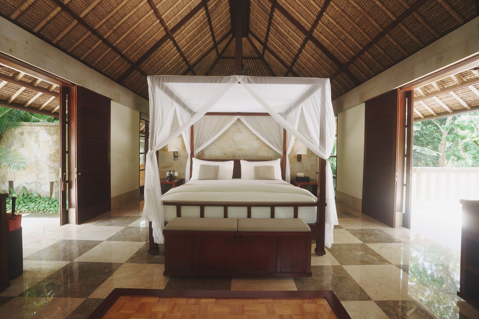 Beachfront Luxe Escape 4 Bedroom Private Villa in Bali 3