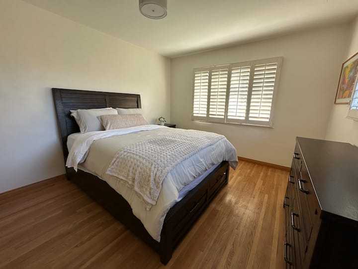 Redlands Home By Downtown, University & Loma Linda - Redlands, CA