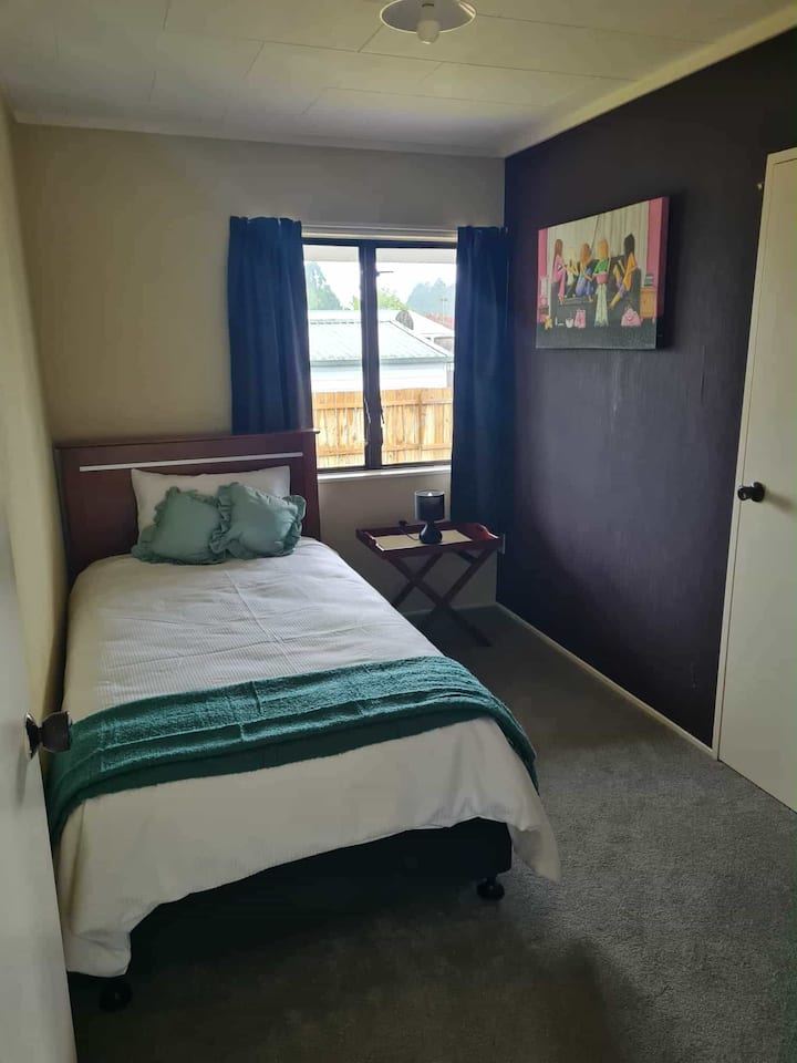 საძინებელი 1