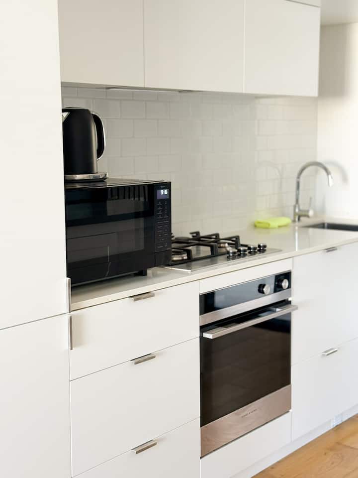 Full kitchen image 4