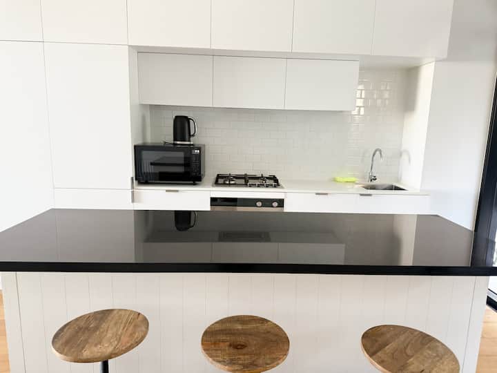 Full kitchen image 1
