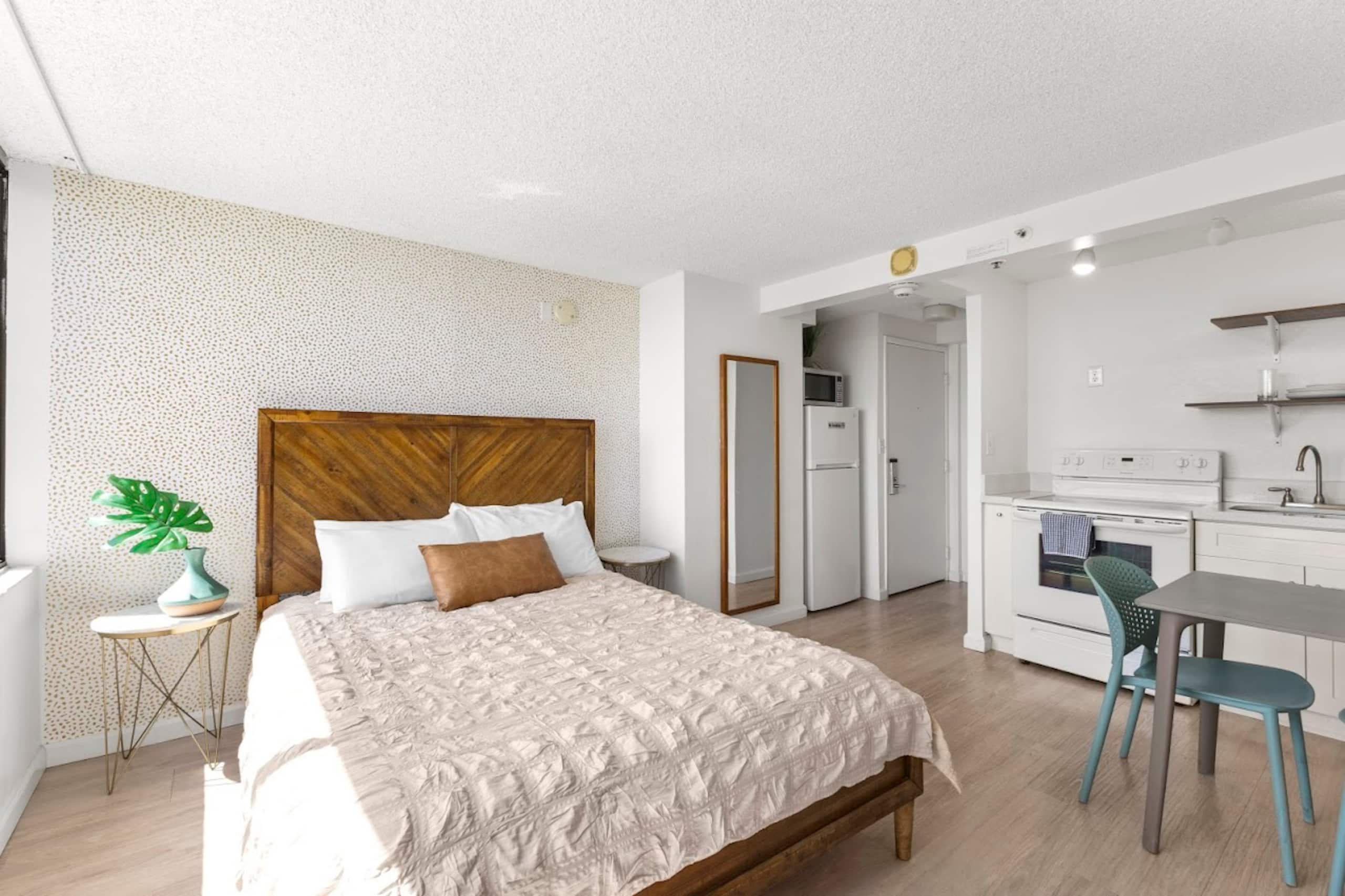 Condo in Honolulu · ★4.65 · 1 bedroom · 1 bed · 1 private bath - Image 9