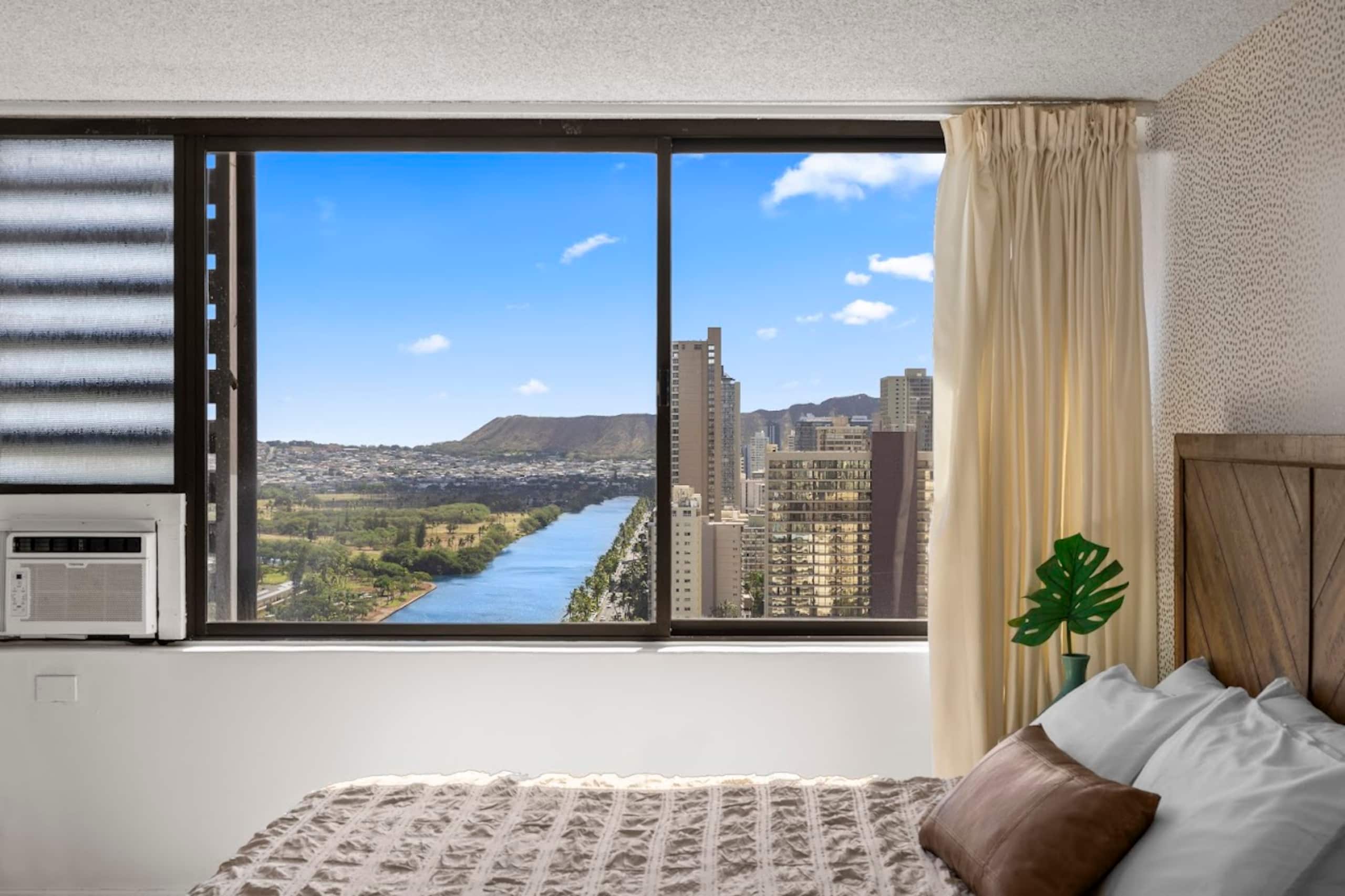 Condo in Honolulu · ★4.65 · 1 bedroom · 1 bed · 1 private bath - Image 7