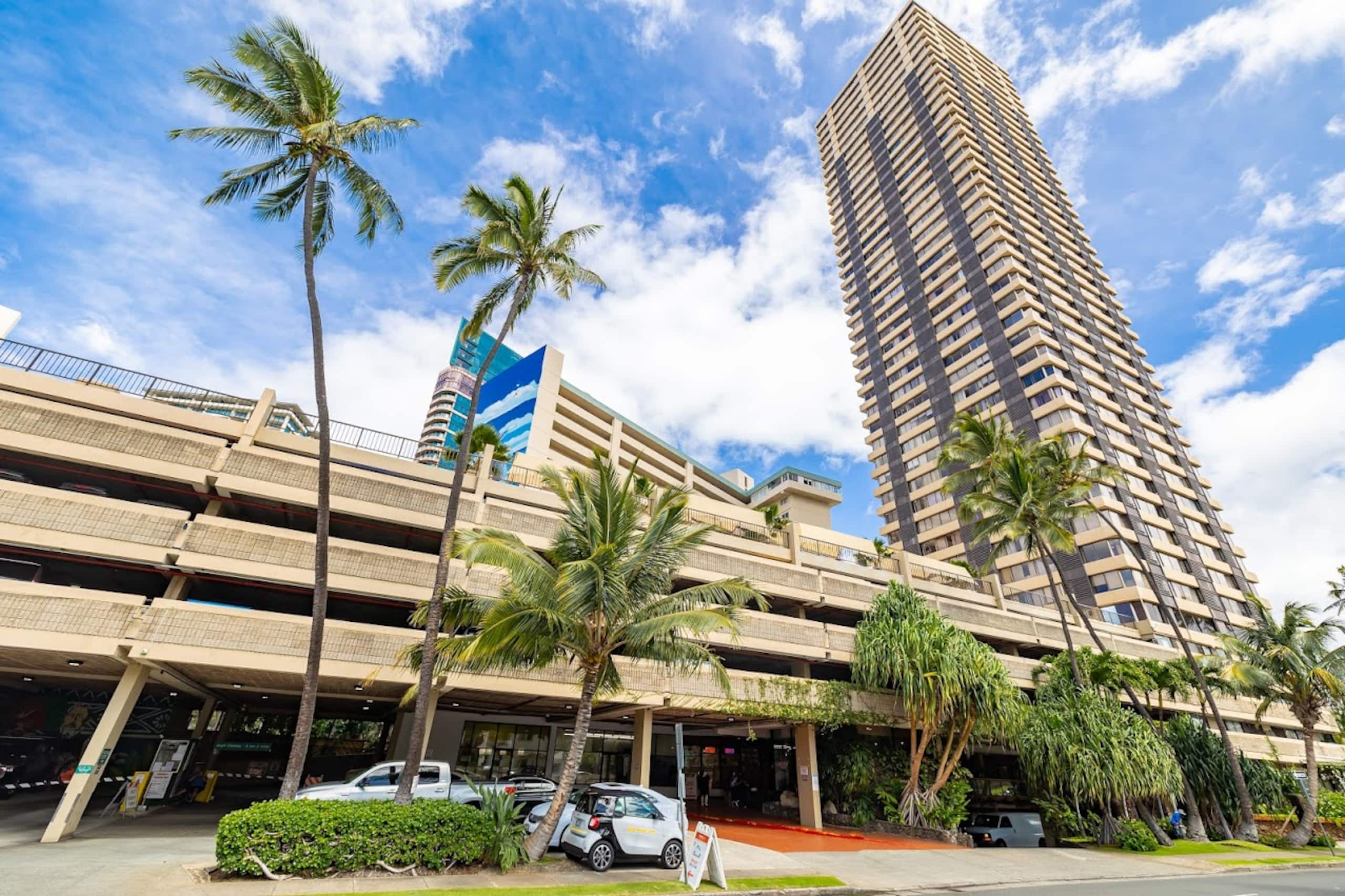 Condo in Honolulu · ★4.65 · 1 bedroom · 1 bed · 1 private bath - Image 14