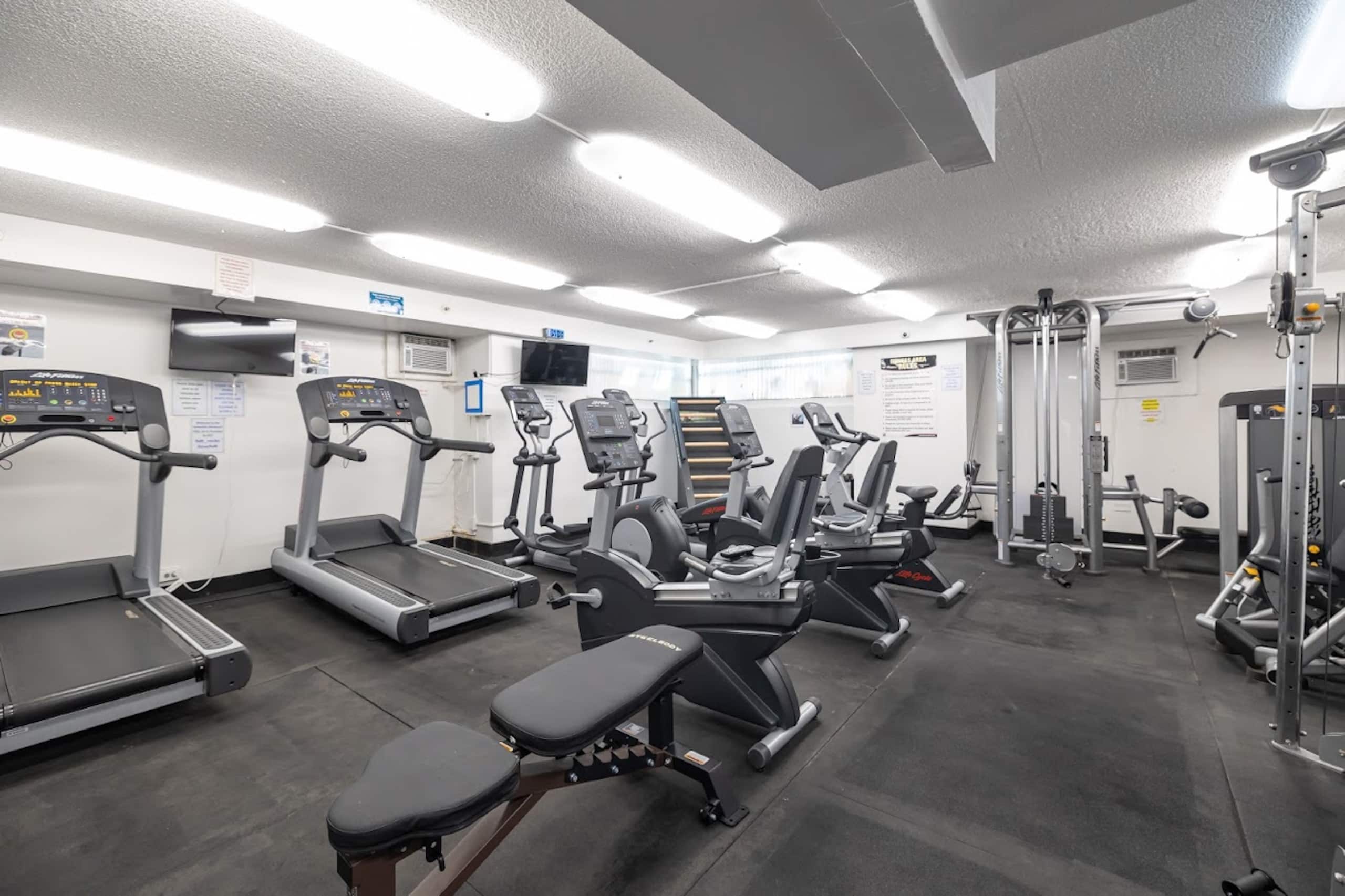 Condo in Honolulu · ★4.65 · 1 bedroom · 1 bed · 1 private bath - Image 22