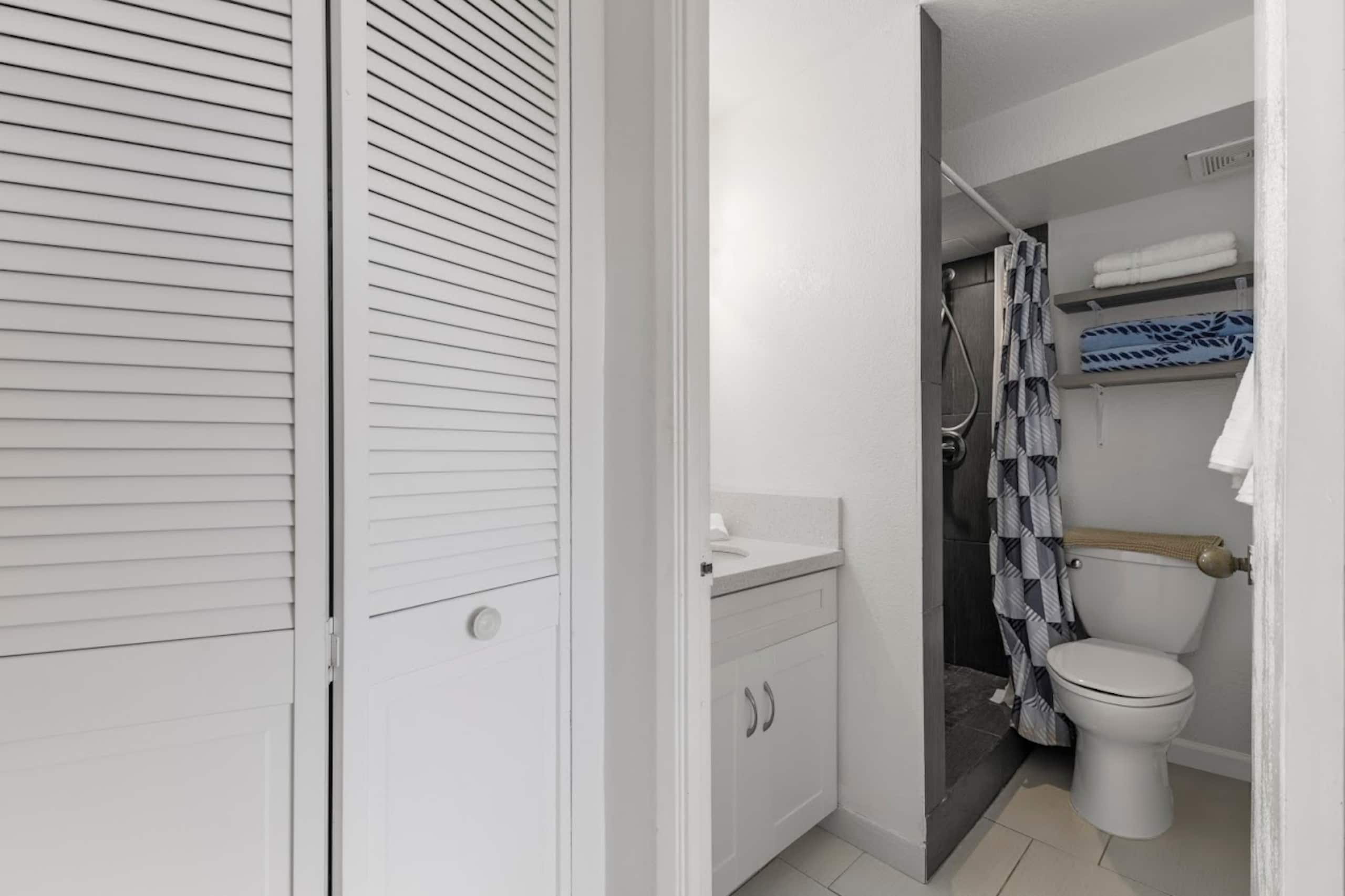 Condo in Honolulu · ★4.65 · 1 bedroom · 1 bed · 1 private bath - Image 12
