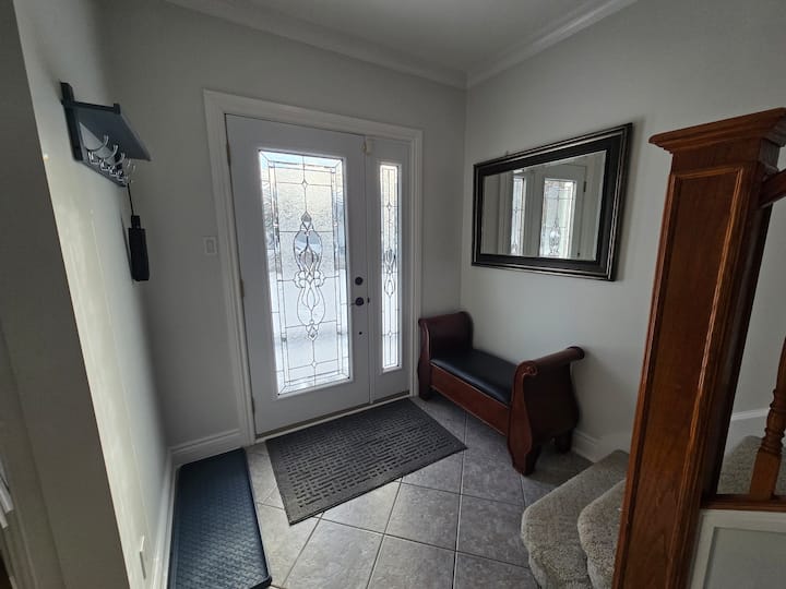 Single House - Close To Downtown, Shops, Hospital - Ottawa