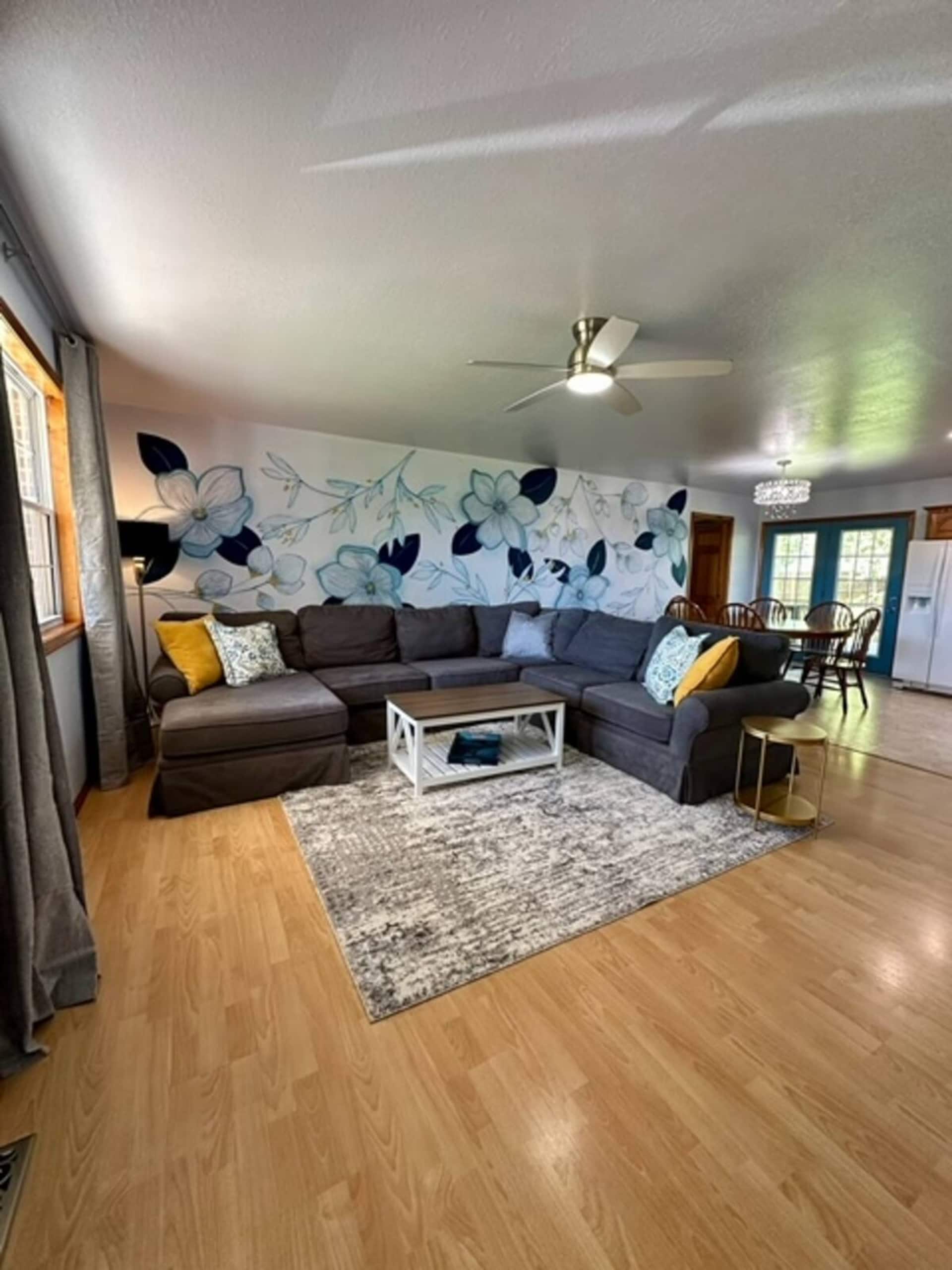 Hometown Haven Belle Backyard Retreat Firepit, 3BR