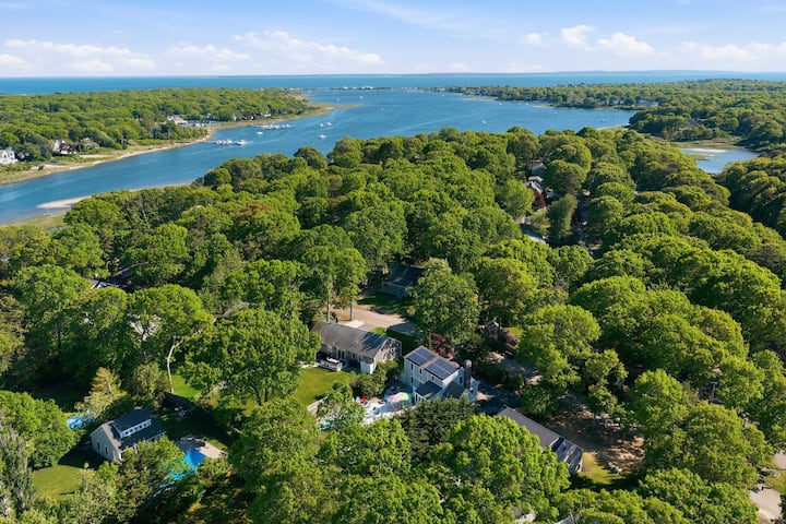 Sun, Swim & Stay | Heated Pool + Firepit - Falmouth, MA