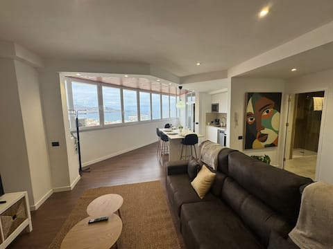 Successful Airbnb property: 16th floor with ocean views near Las Canteras in Las Palmas De Gran Canaria