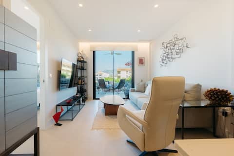 2 bedrooms with 2 bathrooms and terrace (318)