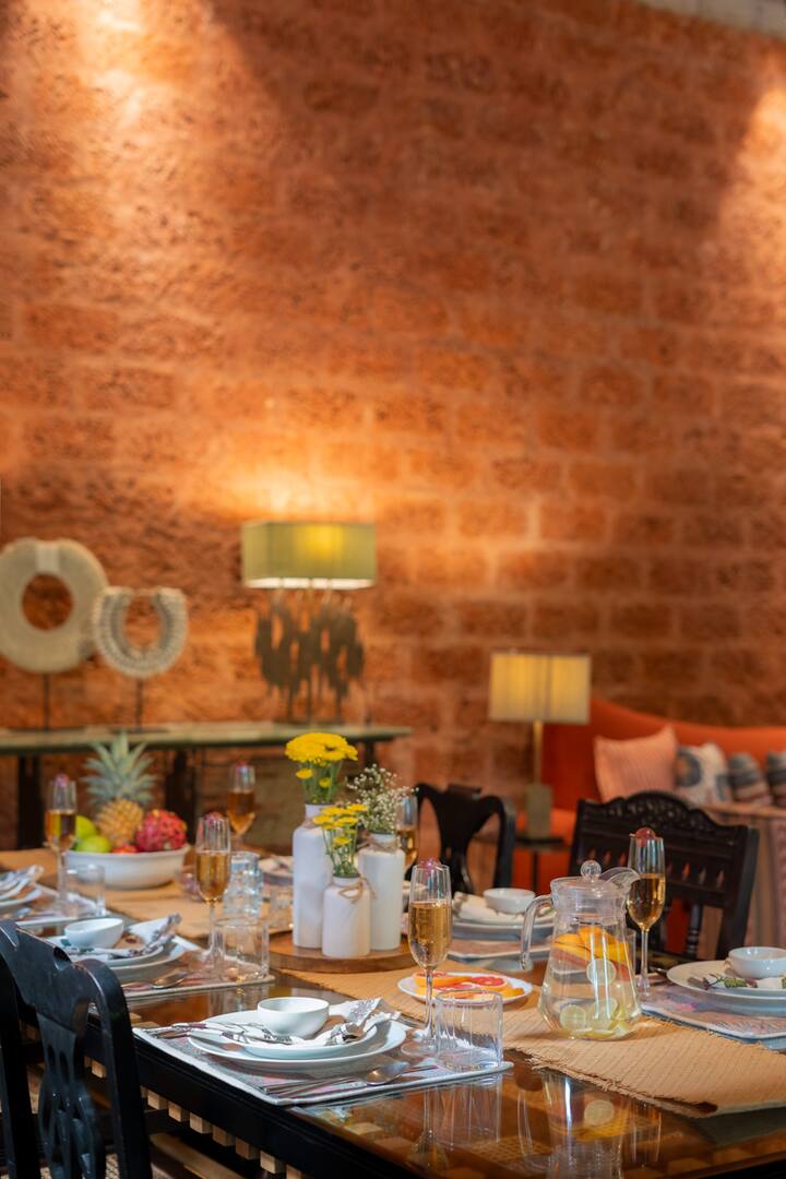 Dining area image 3