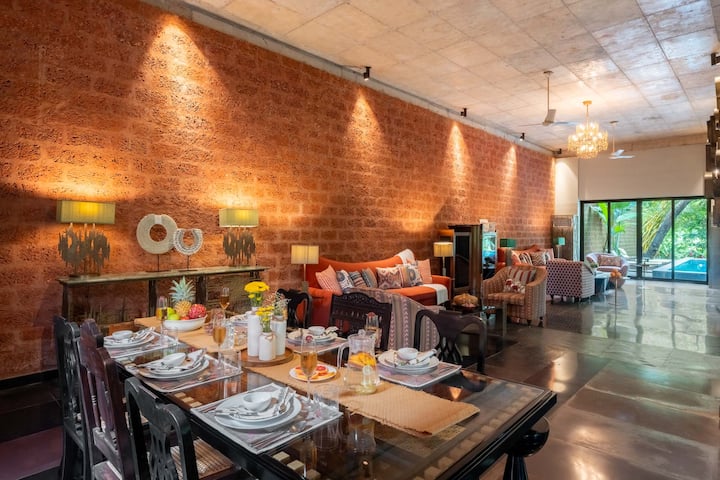 Dining area image 2