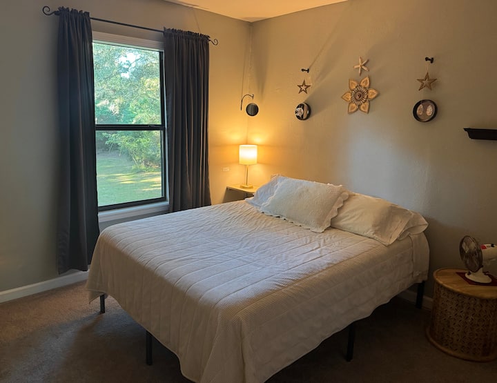 חדר שינה זוגי קווין סייז למעלה 