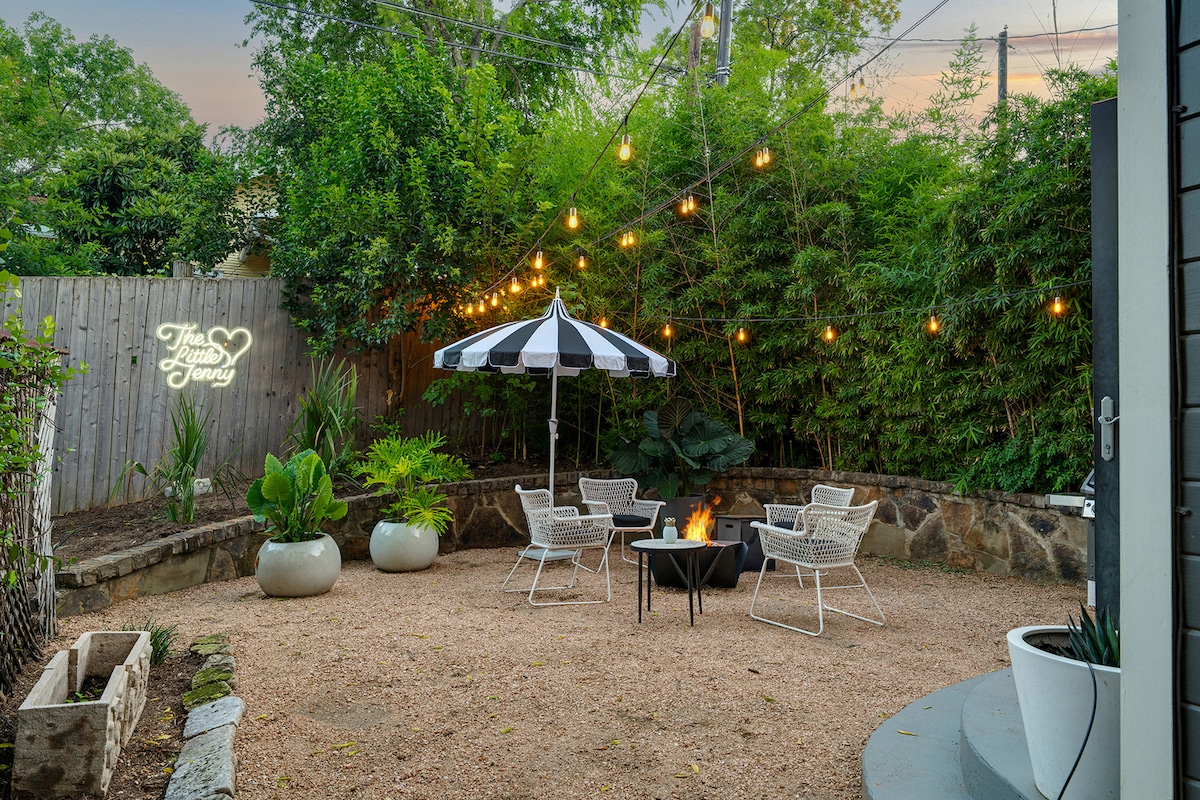 Walk to SOCO | Austin Luxury | Hot Tub | Fire Pit