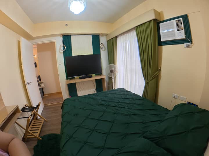 krevat dopio me perde të errëta 